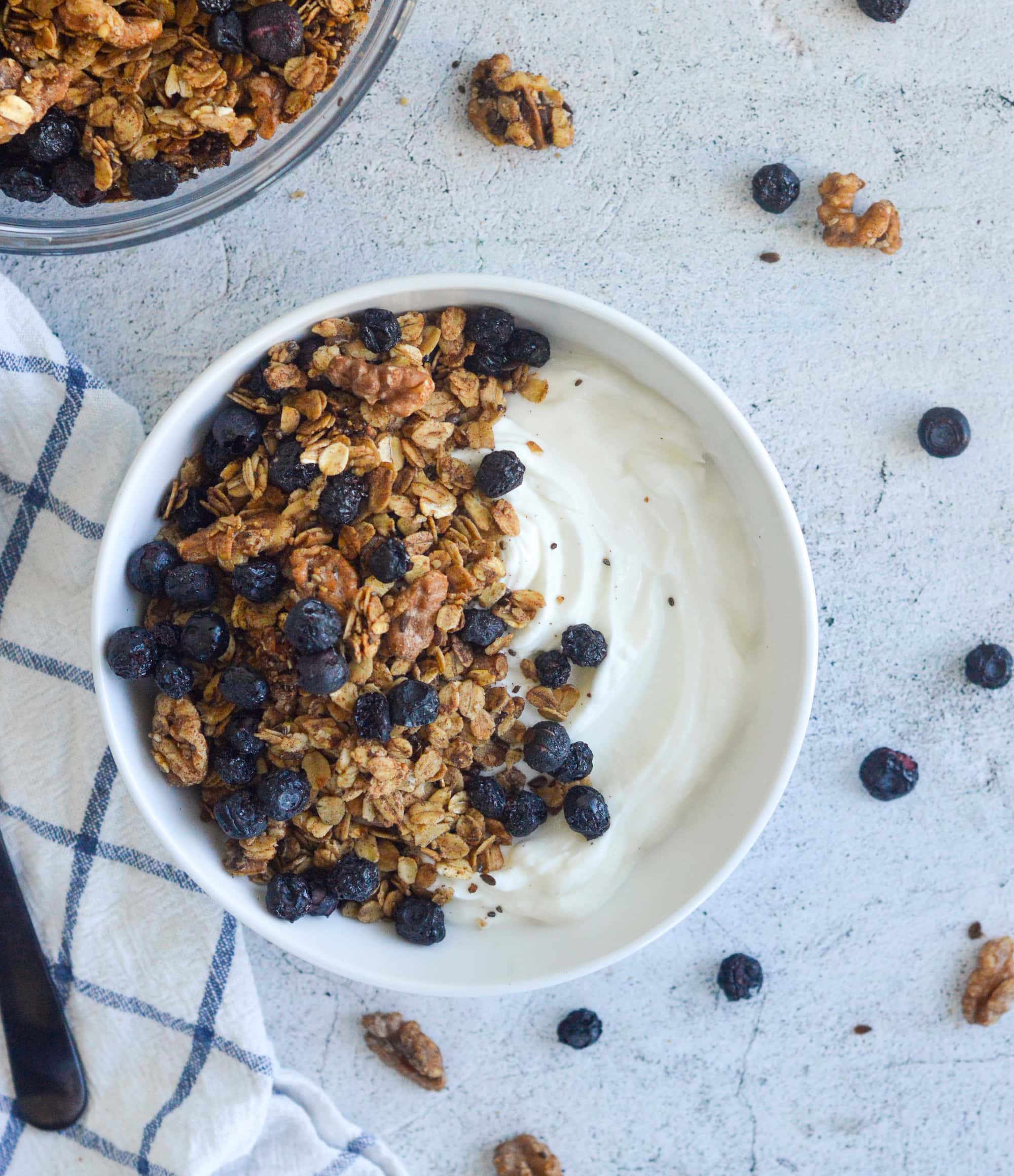 Vegan Blueberry Maple Walnut Trail Mix Recipe | Greenletes.