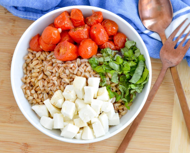 Farro Caprese Salad Vegetarian grain bowl ready in 20 minutes!