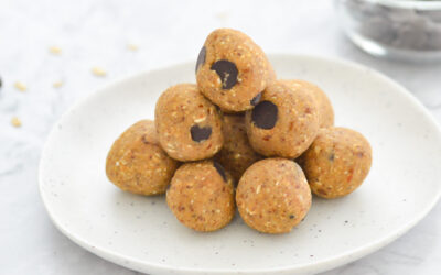 Easy No-Bake Chickpea Cookie Dough Protein Balls